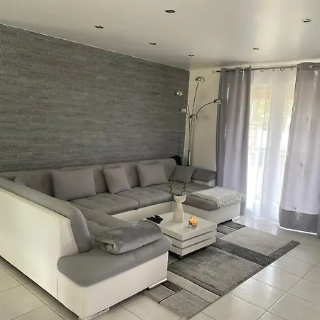 Maison Paisible Avec Piscine Casa vacanze Osny